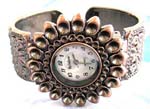 Largest watches China online store wholesale sunflower bronze floral chip forming bangle watch