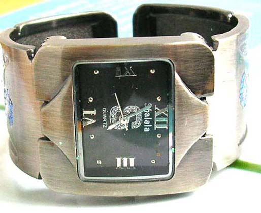 Gift deals China watches supplier wholesale sparkle S men's cuff watch 